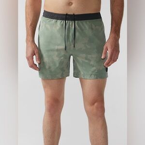 Chubbies Gym Swim Hybrid Short The You Cant See Mes 5.5" Inseam Sz S Camo NWOT